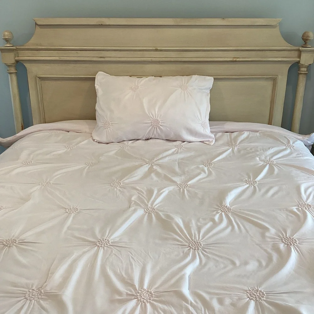 Swift Home Pink Pintuck Twin/Xl Comforter and Sham